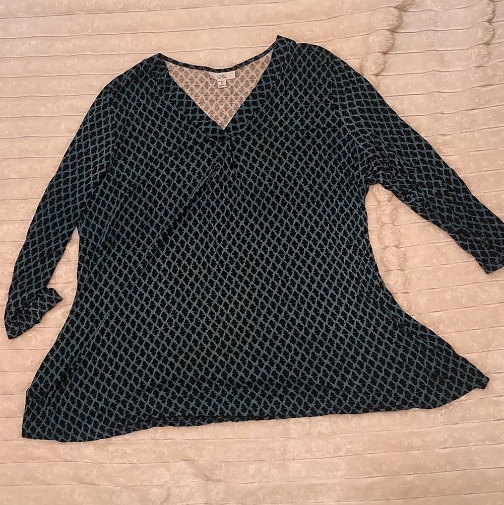 4/$18 Quarter Sleeve Soft V Neck Patterned Top